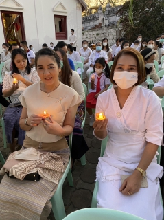 ไฟล์แนบ กปภ.สาขาน่าน โดยนายเฉลิมชัย สิงห์ศรี ผู้จัดการการประปาส่วนภูมิภาคสาขาน่าน มอบหมายให้หัวหน้างานอำนวยการ หัวหน้างานผลิต และพนักงานในสังกัด เข้าร่วมโครงการธรรมะม่วนใจ๋ สวดมนต์พ้นภัย ถวายพระพรชัยมงคลแด่พร