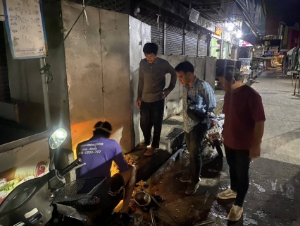 ไฟล์แนบ ผนึกกำลังทีมช่าง กปภ.สาขากำแพงเพชร ลุยซ่อมท่อกลางคืน 