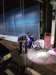 ไฟล์แนบ วันพฤหัสบดี ที่ 12 มกราคม  2566 การประปาส่วนภูมิภาคสาขากาญจนดิษฐ์ ภายใต้การบริหารงานโดยนายสุรพงศ์  สมหวัง ผู้จัดการการประปาส่วนภูมิภาคสาขากาญจนดิษฐ์  มอบหมายนายฤทธิเดช อินทวงศ์ หัวหน้างาน 8 งานบริการและควบคุมน้ำสูญเสียและพนักงานในสังกัด ลงพื้นที่ ตลาดดอนสัก เทศบาลเมืองดอนสัก อำเภอดอนสัก จังหวัดสุราษฎร์ธานี ออกทำ Step test  MM 09 ค้นหาท่อรั่ว บริเวณเทศบาลเมืองดอนสัก   เพื่อค้นท่อแตกท่อรั่วและเพิ่มปริมาณน้ำจ่ายให้ลูกค้าได้ดียิ่งขึ้น