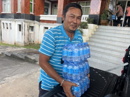 ไฟล์แนบ การประปาส่วนภูมิภาคสาขาท่าแซะ ร่วมสนับสนุนน้ำดื่มบรรจุขวดตราสัญลักษณ์ กปภ. เนื่องในโอกาสวันเด็กแห่งชาติ 2566