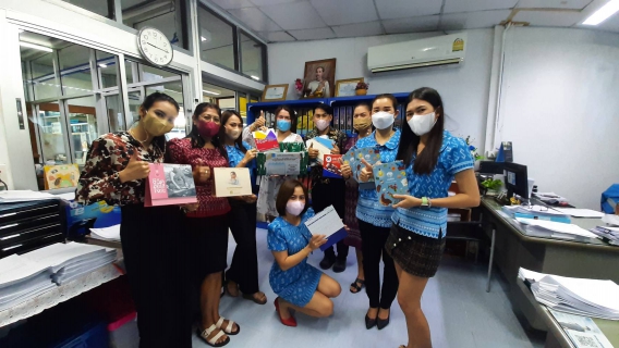 ไฟล์แนบ กปภ.สาขาภูเก็ต ร่วมมอบปฏิทินตั้งโต๊ะเก่า เพื่อส่งต่อให้มูลนิธิช่วยคนตาบอดแห่งประเทศไทย จัดทำอักษรเบรลล์ให้แก่ผู้พิการทางสายตา
