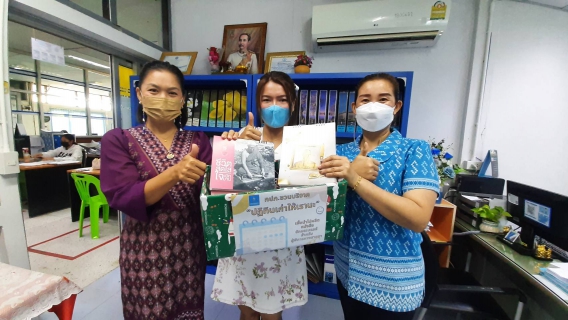 ไฟล์แนบ กปภ.สาขาภูเก็ต ร่วมมอบปฏิทินตั้งโต๊ะเก่า เพื่อส่งต่อให้มูลนิธิช่วยคนตาบอดแห่งประเทศไทย จัดทำอักษรเบรลล์ให้แก่ผู้พิการทางสายตา