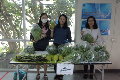 ไฟล์แนบ กปภ.ข.9 จัดกิจกรรมตลาดนัด กปภ.ข.9 จำหน่ายสินค้า, อาหาร, เครื่องดื่ม, ของใช้และของที่ระลึก รวมทั้งรับบริจาคเงิน โดยจะนำไปเป็นทุนเพื่อจัดซื้อเมล็ดพันธุ์พืช และ บริจาคให้เด็กผู้ยากไร้ต่อไป