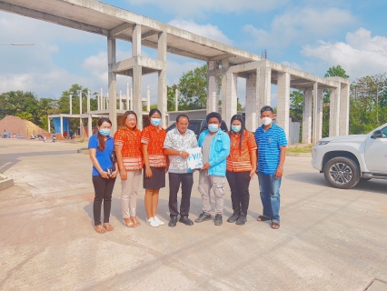 ไฟล์แนบ การประปาส่วนภูมิภาคสาขาชุมพร มอบของที่ระลึกให้กับพนักงานอ่านมาตรวัดน้ำที่ช่วยดูแลด้านท่อแตกรั่ว พื้นที่เทศบาลเมืองชุมพร 