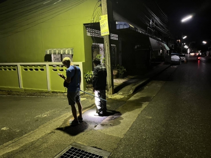 ไฟล์แนบ กปภ.สาขากระบี่ ดำเนินงานตามแผนบริหารจัดการน้ำสูญเสียเชิงรุก เดินหน้าลงพื้นที่ บริเวณถนนมหาราชถนนห้วยน้ำแดง ตำบลกระบี่ใหญ่ ตำบลปากน้ำ อำเภอเมืองกระบี่ จังหวัดกระบี่ เดินเท้าหาท่อแตกรั่ว พร้อมซ่อมปิดจุด เพื่อลดการเกิดน้ำสูญเสีย 