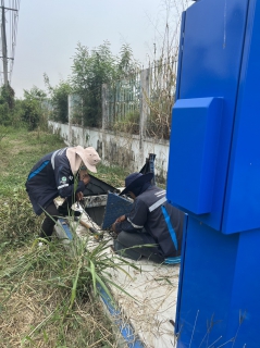 ไฟล์แนบ กปภ. สาขาปราณบุรี ลงพื้นที่ค้นหาท่อแตกรั่ว (ALC) พร้อมตรวจสอบแรงดันน้ำ บริเวณ พื้นที่สถานีจ่ายน้ำสามพระยา ต.สามพระยา อ.ชะอำ จ.เพชรบุรี เพื่อแก้ไขปัญหาน้ำประปาไหลอ่อน -ไม่ไหลในพื้นที่ พร้อมเช็คแรงดันน้ำ