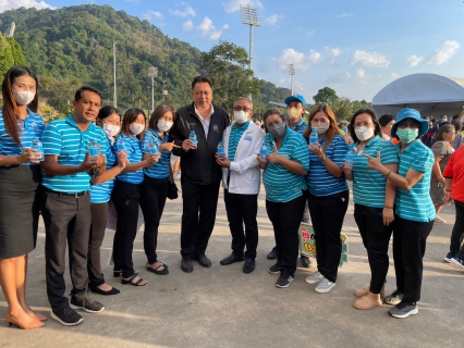 ไฟล์แนบ กปภ.สาขาระนอง ร่วมต้อนรับนายกรัฐมนตรี ในโอกาสลงพื้นที่จังหวัดระนอง พร้อมสนับสนุนน้ำดื่มตราสัญลักษณ์ กปภ.บริการประชาชน