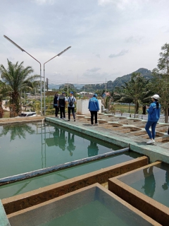ไฟล์แนบ การประปาส่วนภูมิภาคสาขาอ่าวลึก ร่วมกับกองระบบผลิตและควบคุมคุณภาพน้ำ กปภ.เขต 4 เจ้าหน้าที่จากสำนักงานสาธารณสุขจังหวัดกระบี่ เข้าตรวจสอบระบบการผลิตน้ำประปา ณ สถานีผลิตน้ำปลายพระยา ตำบลปลายพระยา อำเภอปลายพระยา จังหวัดกระบี่