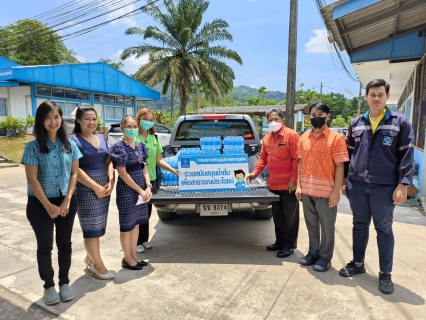 ไฟล์แนบ กปภ.สาขาภูเก็ต สนับสนุนน้ำดื่มบรรจุขวดตราสัญลักษณ์ กปภ.จำนวน 200 ขวด ให้แก่สำนักงานพัฒนาชุมชนจังหวัดภูเก็ต