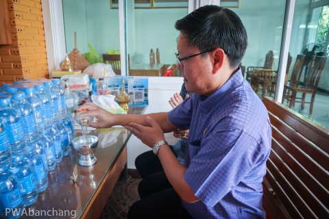 ไฟล์แนบ สาขาบ้านฉาง สัมพันธ์วัดและชุมชน ถวายน้ำดื่ม โครงการบรรพชาสามเณรภาคฤดูร้อน 