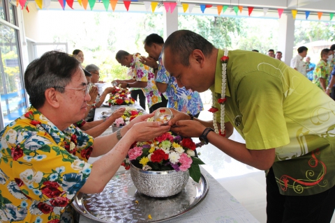 ไฟล์แนบ กปภ.เขต ๑ สืบสานประเพณีไทยจัดพิธีสรงน้ำพระพุทธรูปและรดน้ำดำหัวผู้ใหญ่ เนื่องในวันสงกรานต์ ๒๕๖๖ 