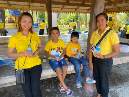 ไฟล์แนบ กปภ.สาขากระบี่ สนับสนุนน้ำดื่มบรรจุขวด กปภ. และร่วมกิจกรรมจิตอาสาพัฒนา ปรับปรุงภูมิทัศน์ทำความสะอาดลำน้ำ คูคลอง โดยรอบอนุสรณ์สถานประติมากรรม ภูมิในภักดิ์ รักในหลวง ณ วัดสุวรรณธาราราม หมู่ที่ 9 ตำบลกระบี่น้อย อำเภอเมืองกระบี่ จังหวัดกระบี่ 