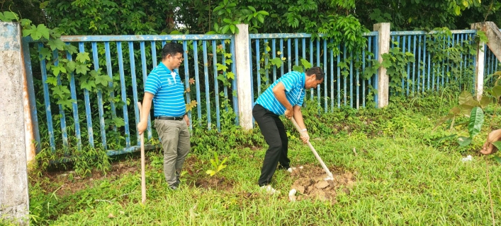 ไฟล์แนบ การประปาส่วนภูมิภาคสาขาเขาชัยสน นำโดยนายสมชาย  บุญส่ง พร้อมหัวหน้างานทุกสายงาน และพนักงาน ร่วมปลูกต้นไม้ ประจำปีของชาติ ณ สถานีผลิตน้ำท่ามะเดื่อ ตำบลโคกสัก อำเภอบางแก้ว จังหวัดพัทลุง ในโครงการ " กปภ.ปลูกป่าเพื่อแผ่นดิน  เทิดพระเกียรติพระชนกาธิเบศร มหาภูมิพลอดุลยเดชมหาราช บรมราชบพิตร 