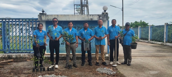 ไฟล์แนบ การประปาส่วนภูมิภาคสาขาเขาชัยสน นำโดยนายสมชาย  บุญส่ง พร้อมหัวหน้างานทุกสายงาน และพนักงาน ร่วมปลูกต้นไม้ ประจำปีของชาติ ณ สถานีผลิตน้ำท่ามะเดื่อ ตำบลโคกสัก อำเภอบางแก้ว จังหวัดพัทลุง ในโครงการ " กปภ.ปลูกป่าเพื่อแผ่นดิน  เทิดพระเกียรติพระชนกาธิเบศร มหาภูมิพลอดุลยเดชมหาราช บรมราชบพิตร 