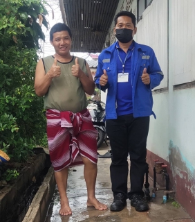 ไฟล์แนบ กปภ.สาขากำแพงเพชร เร่งตรวจสอบข้อต่อตรงมาตรวัดน้ำหัก ลูกค้าชื่นชม " บริการเร็วทันใจ " 