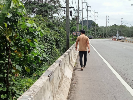 ไฟล์แนบ กปภ.สาขากระบี่ ดำเนินงานตามแผนบริหารจัดการน้ำสูญเสียเชิงรุก เดินหน้าลงพื้นที่จ่ายน้ำ ตำบลอ่าวนาง อำเภอเมือง จังหวัดกระบี่ เดินเท้าหาท่อแตกรั่ว พร้อมซ่อมปิดจุด เพื่อลดการเกิดน้ำสูญเสีย 