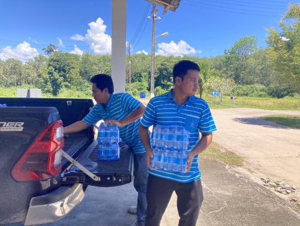ไฟล์แนบ การประปาส่วนภูมิภาคสาขาคลองท่อม มอบน้ำดื่มบรรจุขวดตราสัญลักษณ์ กปภ. จำนวน 720 ขวด ภายใต้โครงการ กปภ.ปันน้ำใจ (PWA Care)