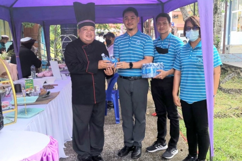 ไฟล์แนบ กปภ.สาขานราธิวาส ร่วมกับ กปภ.สาขาสุไหงโก-ลก บริการน้ำดื่มตราสัญลักษณ์ กปภ.