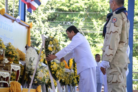 ไฟล์แนบ กปภ.สาขานราธิวาส ร่วมทำบุญตักบาตรและร่วมพิธีวางพวงมาลาเนื่องในวันนวมินทรมหาราช