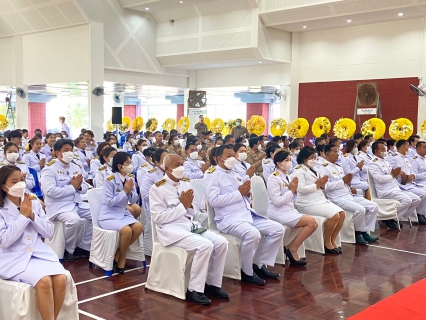 ไฟล์แนบ กปภ.สาขาขลุง เข้าร่วมพิธีทำบุญถวายพระราชกุศล และร่วมพิธีวางพวงมาลาเพื่อน้อมรำลึกในพระมหากรุณาธิคุณ เนื่องในวันนวมินทรมหาราช 13 ตุลาคม 2566