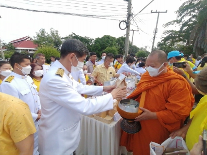 ไฟล์แนบ กปภ.สาขาสุโขทัย นำโดยนายธงชัย  สถิตย์ตระกูล ผู้จัดการ และพนักงานในสังกัด ร่วมพิธีน้อมรำลึกในพระมหากรุณาธิคุณ เนื่องในวันคล้ายวันสวรรคตพระบาทสมเด็จพระบรมชนกาธิเบศรมหาภูมิพลอดุลยเดชมหาราช บรมนาถบพิตร ๑๓ ตุลาคม ๒๕๖๖ ณ มหาวิทยาลัยการกีฬาแห่งชาติ วิทยาเขตสุโขทัย โดยนำน้ำดื่มบรรจุขวด ตราสัญญาลักษณ์ กปภ. แจกฟรีให้กับผู้ร่วมงานด้วย