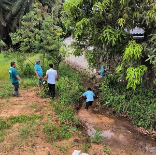 ไฟล์แนบ การประปาส่วนภูมิภาคสาขาอ่าวลึก พร้อมด้วยพนักงานกองระบบจำหน่าย การประปาส่วนภูมิภาคเขต 4 ลงพื้นที่ออกสำรวจค้นหาท่อแตก  รั่ว