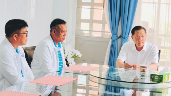 ไฟล์แนบ รองผู้ว่าการ (แผนยุทธศาสตร์) รักษาการในตำแหน่ง รองผู้ว่าการ (ปฏิบัติการ ๕) พร้อมด้วย ผู้ช่วยผู้อำนวยการ กปภ.เขต 4 และผจก.สาขาตะกั่วป่า  เดินทางเข้าพบผู้ว่าราชการจังหวัดพังงา ณ ศาลากลางจังหวัดพังงา 