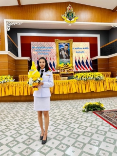 ไฟล์แนบ กปภ.สาขาภูเก็ต เข้าร่วมพิธีวางพานพุ่มดอกไม้สดถวายราชสักการะ น้อมรำลึกในพระมหากรุณาธิคุณพระบาทสมเด็จพระบรมชนกาธิเบศร มหาภูมิพลอดุลยเดชมหาราช บรมนาถบพิตร เนื่องใน วันพระบิดาแห่งฝนหลวง ประจำปี 2566
