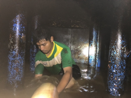 ไฟล์แนบ การประปาส่วนภูมิภาคสาขากาญจนดิษฐ์  ดำเนินการล้างถังกรองโมบายพร้อมเปลี่ยนทรายกรอง ณ.แม่ข่ายกาญจนดิษฐ์