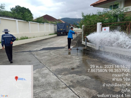 ไฟล์แนบ กปภ.สาขาภูเก็ต นำทีมลงพื้นที่ บริเวณ ต.วิชิต อ.เมืองภูเก็ต จ.ภูเก็ต ดำเนินการระบายตะกอนในเส้นท่อจ่ายน้ำ (Blow off)