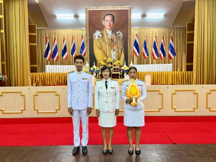 ไฟล์แนบ กปภ.สาขาคลองท่อมเข้าร่วมพิธีวางพานพุ่มดอกไม้และถวายบังคม เนื่องในวันคล้ายวันพระบรมราชสมภพพระบาทสมเด็จพระบรมชนกาธิเบศร มหาภูมิพลอดุลยเดชมหาราช บรมนาถบพิตร วันชาติ และวันพ่อแห่งชาติ 