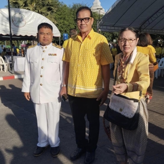 ไฟล์แนบ กปภ.สาขาขอนแก่น (พ.) ร่วมพิธีทำบุญตักบาตร และพิธีวางพานพุ่มหน้าพระบรมฉายาลักษณ์ พระบาทสมเด็จพระบรมชนกาธิเบศร มหาภูมิพลอดุลยเดชมหาราช บรมนาถบพิตร เนื่องในวันชาติ-วันพ่อแห่งชาติ ปี 2566