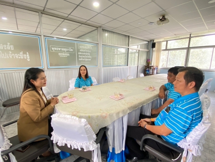 ไฟล์แนบ การประปาส่วนภูมิภาคสาขาไชยา ลงพื้นที่ พบปะพูดคุยกับผู้ใช้น้ำรายใหญ่ ภายใต้กิจกรรมมุ่งมั่นเพื่อปวงชน เติมใจให้กัน ในพื้นที่ อำเภอ ไชยา จำนวน 3 ราย พร้อมมอบของที่ระลึกสวัสดีปีใหม่