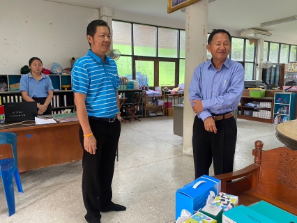 ไฟล์แนบ การประปาส่วนภูมิภาคสาขาไชยา ลงพื้นที่ พบปะพูดคุยกับผู้ใช้น้ำรายใหญ่ ภายใต้กิจกรรมมุ่งมั่นเพื่อปวงชน เติมใจให้กัน ในพื้นที่ อำเภอ ไชยา จำนวน 3 ราย พร้อมมอบของที่ระลึกสวัสดีปีใหม่