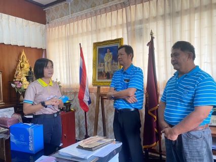 ไฟล์แนบ การประปาส่วนภูมิภาคสาขาไชยา ลงพื้นที่ พบปะพูดคุยกับผู้ใช้น้ำรายใหญ่ ภายใต้กิจกรรมมุ่งมั่นเพื่อปวงชน เติมใจให้กัน ในพื้นที่ อำเภอ ไชยา จำนวน 3 ราย พร้อมมอบของที่ระลึกสวัสดีปีใหม่