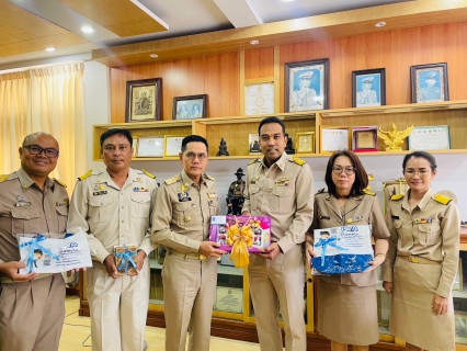 ไฟล์แนบ กปภ.สาขาท่ามะกา ลงพื้นที่จัดกิจกรรมสร้างความสัมพันธ์กับลูกค้า ประเภท 2 3 และลูกค้ารายใหญ่ ในช่วงเทศกาลวันปีใหม่ มอบของที่ระลึก