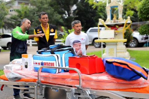 ไฟล์แนบ กปภ.ข.4  ร่วมบริจาครถพยาบาลฉุกเฉิน (AMBULANCES) พร้อมอุปกรณ์การแพทย์ที่จำเป็น รวมมูลค่า 600,000 บาท แก่มูลนิธิกุศลศรัทธาสุราษฎร์ธานี