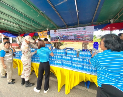 ไฟล์แนบ กปภ.สาขาขลุง มอบน้ำดื่มตราสัญลักษณ์ กปภ. ให้แก่ศูนย์ปฏิบัติการร่วมป้องกันและลดอุบัติเหตุทางถนนช่วงเทศกาลปีใหม่ พ.ศ.2567