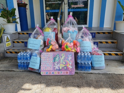 ไฟล์แนบ การประปาส่วนภูมิภาคสาขาระโนดร่วมสนับสนุนอุปกรณ์การเรียน ตุ๊กตา ของเล่น และ น้ำดื่มบรรจุขวดตราสัญลักษณ์ กปภ. เนื่องในโอกาสวันเด็กแห่งชาติ 2567
