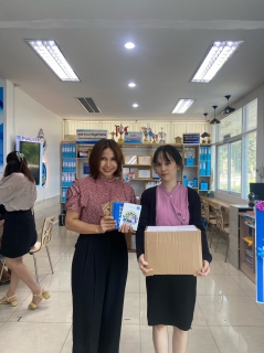 ไฟล์แนบ น้ำใจหลั่งไหล ร่วมบริจาคปฏิทินปีเก่า ส่งต่อให้มูลนิธิช่วยคนตาบอดแห่งประเทศไทย แม้ถุงผ้าจะหมด แต่มาด้วยใจ สะสมบุญร่วมกัน 