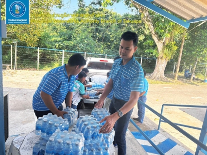 ไฟล์แนบ กปภ.สาขาตะกั่วป่า สนับสนุนน้ำดื่มบรรจุขวดตราสัญลักษณ์ กปภ. ให้กับหมู่ที่บ้านดอกแดง ภายใต้โครงการกปภ.ปันน้ำใจ (PWA Care)