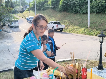 ไฟล์แนบ กปภ.สาขาภูเก็ต ร่วมจัดกิจกรรม พิธีสักการะพระภูมิเจ้าที่ ศาลพระแม่ธรณีวิสุทธิสรรพสักขีบารมีธำรงชล ที่ประดิษฐานบริเวณด้านหน้าอาคารสำนักงาน และพิธีสักการะศาลเจ้าแม่นวลน้องตะเคียนทอง 