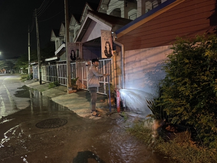ไฟล์แนบ กปภ.สาขากำแพงเพชร รวมทีมระบายตะกอนในเส้นท่อจำหน่ายน้ำ 