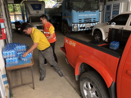 ไฟล์แนบ กปภ.สาขาลำปาง มอบน้ำดื่มบรรจุขวด ให้แก่ สำนักงานกองอำนวยการป้องกันและบรรเทาสาธารณภัย