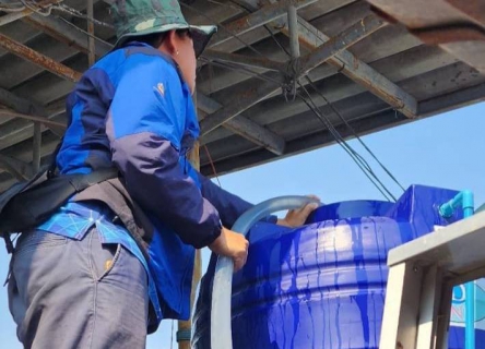 ไฟล์แนบ กปภ.สาขาศรีราชา และ กปภ.สาขาแหลมฉบัง นำน้ำประปาสนับสนุนให้บริการประชาชน ที่ประสบปัญหาน้ำไหลอ่อนและไม่ไหลในบางพื้นที่