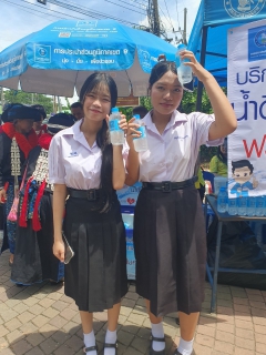 ไฟล์แนบ กปภ.สาขาแม่สายร่วมให้การต้อนรับนายกรัฐมนตรีในการลงพื้นที่ศึกษาแนวทางการแก้ไขปัญหาระบบชลประทาน เพื่อการอุปโภคบริโภคและพบปะประชาชน ณ หน่วยเรือรักษาความสงบเรียบร้อยตามลำแม่น้ำโขง อ.เชียงแสน จ.เชียงราย