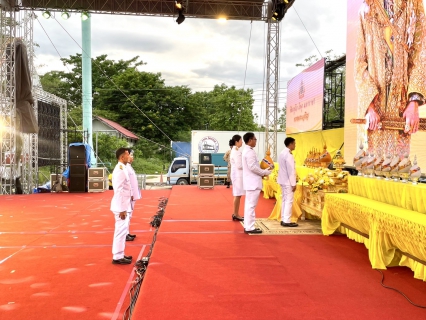 ไฟล์แนบ ร่วมพิธีถวายเครื่องราชสักการะและวางพานพุ่ม และพิธีจุดเทียนถวายพระพรชัยมงคล&#8203; เฉลิมพระเกียรติพระบาทสมเด็จพระเจ้าอยู่หัวฯ เนื่องในวันเฉลิมพระชนมพรรษา 6 รอบ