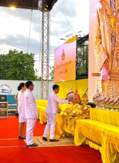 ไฟล์แนบ ร่วมพิธีถวายเครื่องราชสักการะและวางพานพุ่ม และพิธีจุดเทียนถวายพระพรชัยมงคล&#8203; เฉลิมพระเกียรติพระบาทสมเด็จพระเจ้าอยู่หัวฯ เนื่องในวันเฉลิมพระชนมพรรษา 6 รอบ