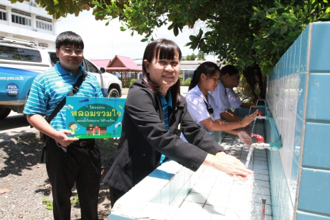 ไฟล์แนบ กปภ.เขต 1 ร่วมกับ กปภ.สาขาบางปะกง ดำเนินงานโครงการ หลอมรวมใจ มอบน้ำใสสะอาดให้โรงเรียน เฉลิมพระเกียรติพระบาทสมเด็จพระเจ้าอยู่หัว เนื่องในโอกาสพระราชพิธีมหามงคล เฉลิมพระชนมพรรษา 6 รอบ 28 กรกฎาคม 2567