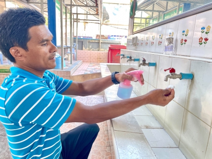 ไฟล์แนบ กปภ.สาขาสงขลา ดำเนินโครงการ "หลอมรวมใจ มอบน้ำใสสะอาด ให้โรงเรียน" เฉลิมพระเกียรติพระบาทสมเด็จพระเจ้าอยู่หัว เนื่องในโอกาสมหามงคลเฉลิมพระชนมพรรษา 6 รอบ 28 กรกฎาคม 2567